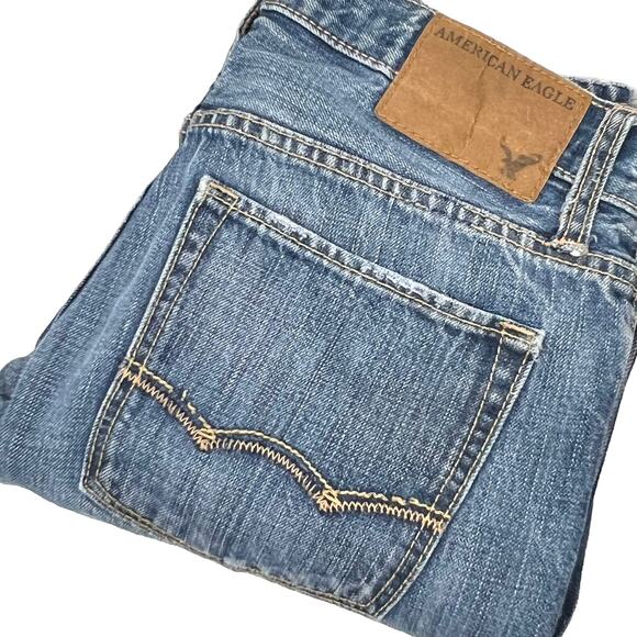 AMERICAN EAGLE OUTFITTERS '09 Midrise Straight Leg jeans Fading Distressed 28/30